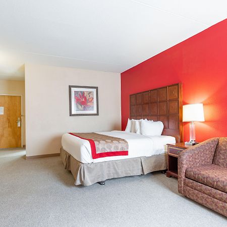 Ramada By Wyndham Columbus North Hotel Westerville Exterior photo