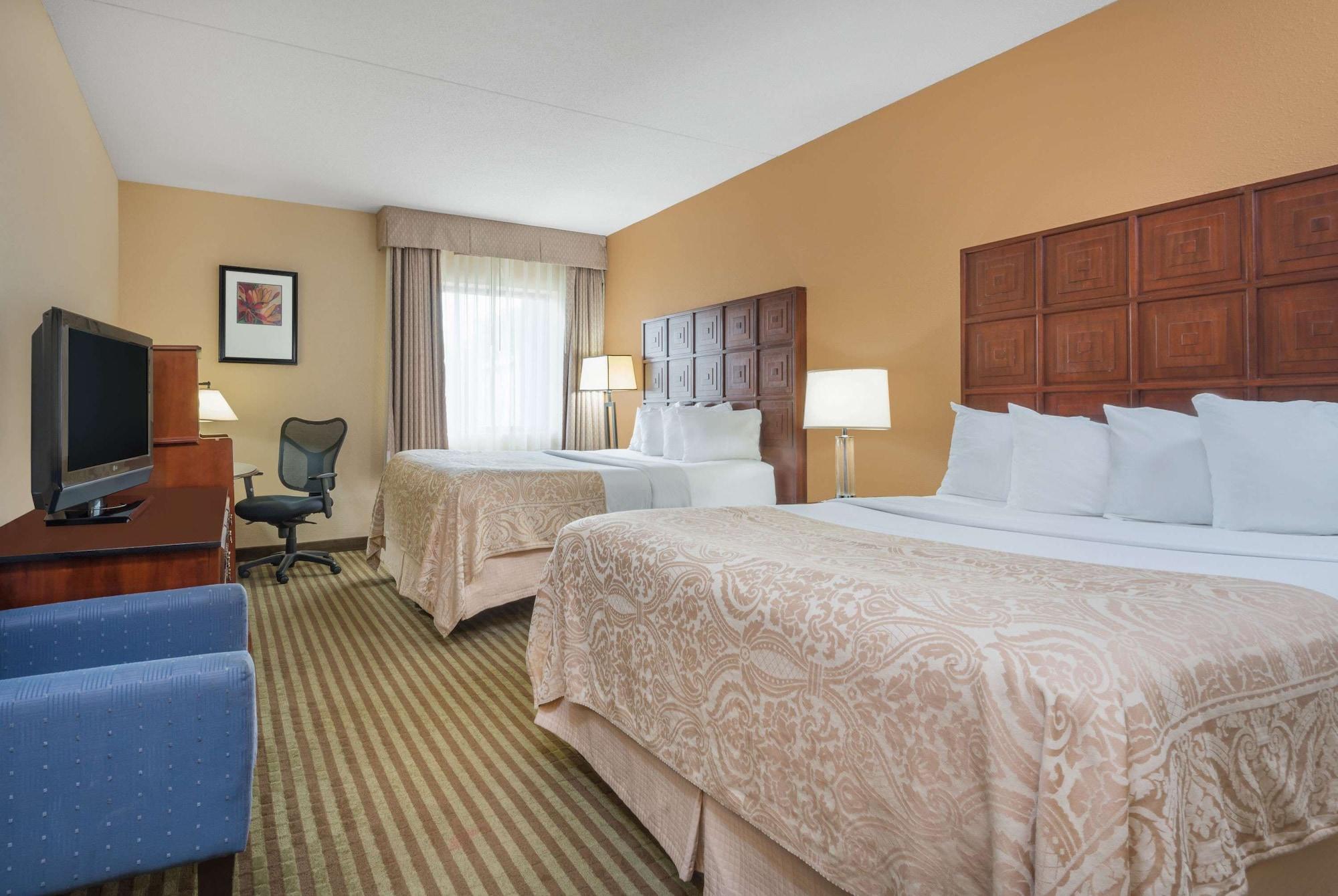 Ramada By Wyndham Columbus North Hotel Westerville Exterior photo