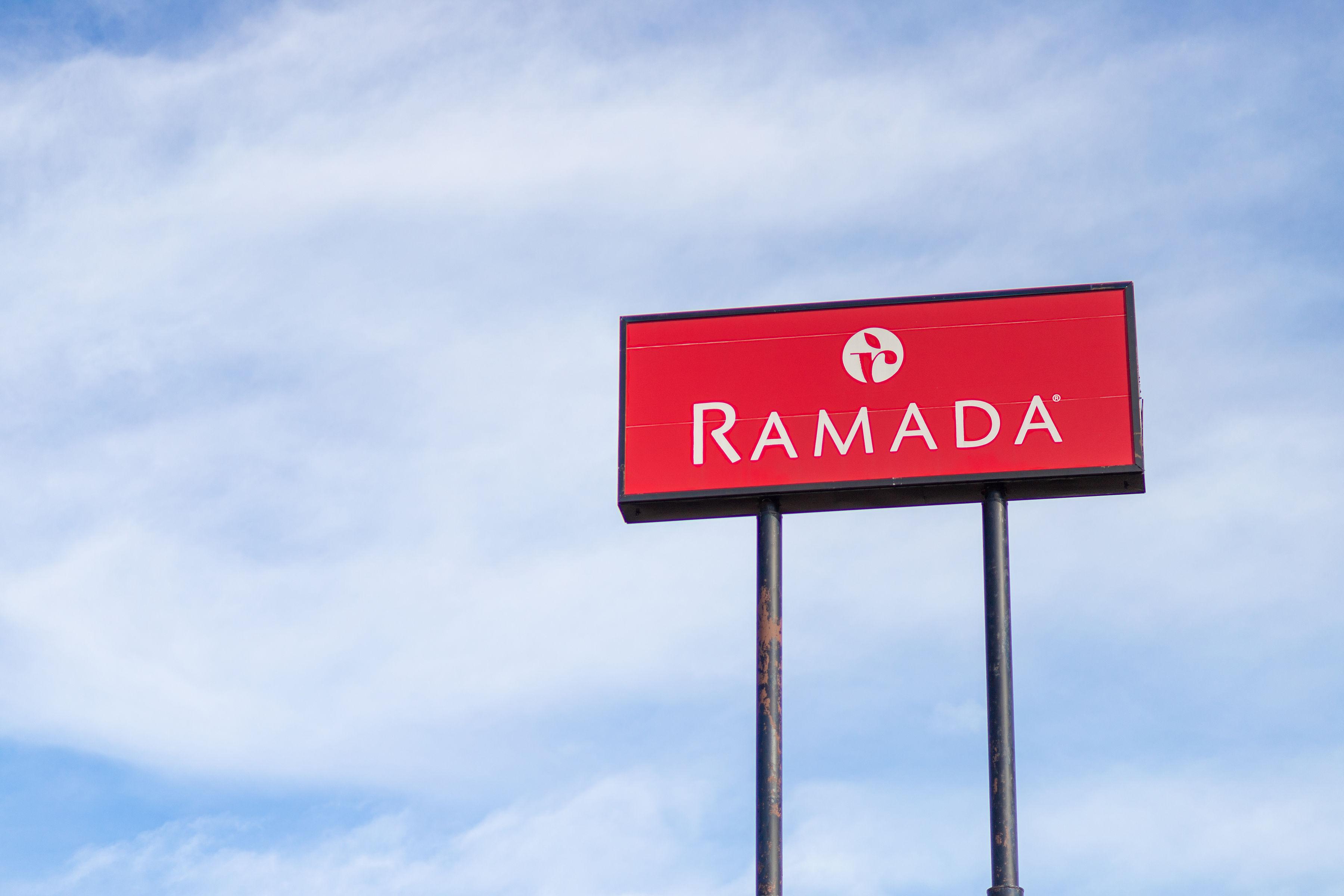 Ramada By Wyndham Columbus North Hotel Westerville Exterior photo
