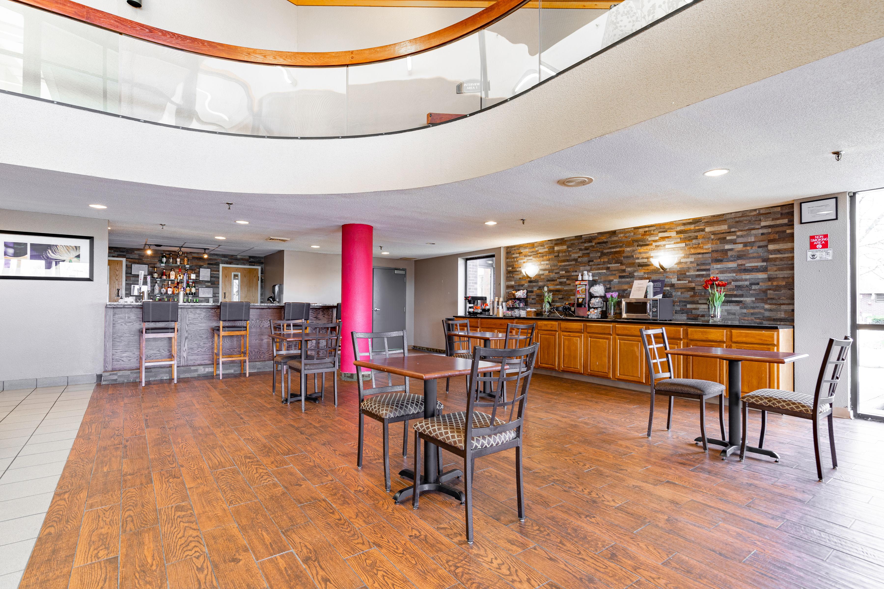 Ramada By Wyndham Columbus North Hotel Westerville Exterior photo