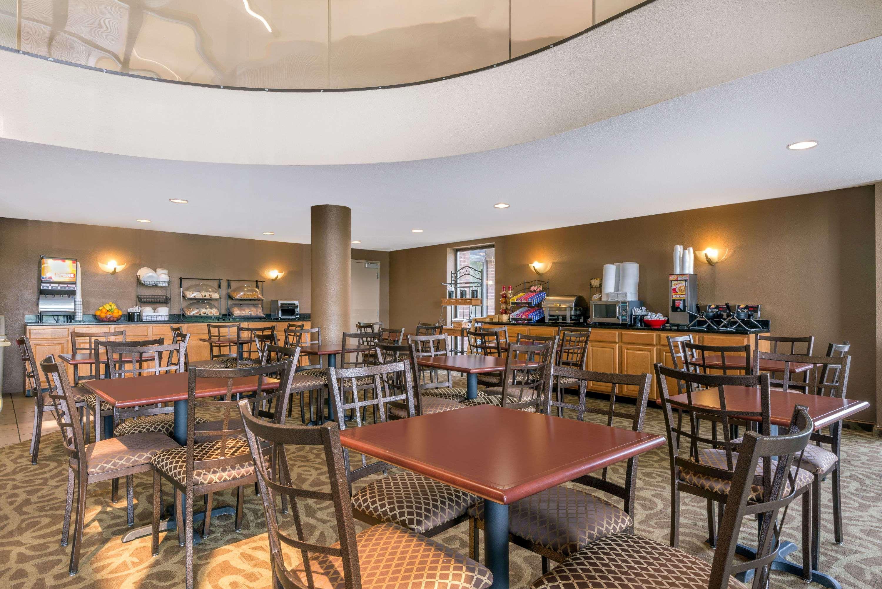 Ramada By Wyndham Columbus North Hotel Westerville Exterior photo